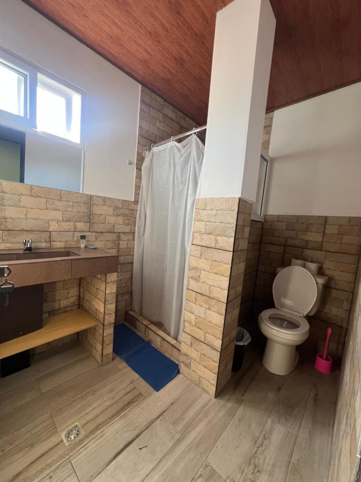 C&M Exclusive Private Rooms Quetzaltenango Ngoại thất bức ảnh